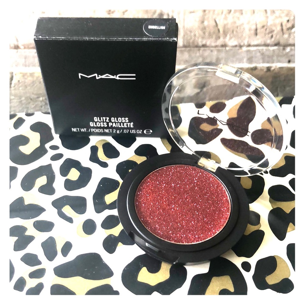 ⭐️MAC⭐️NIB⭐️RARE GLITZ GLOSS in “EMBELLISH”